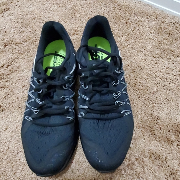 Running shoes - Picture 3 of 8